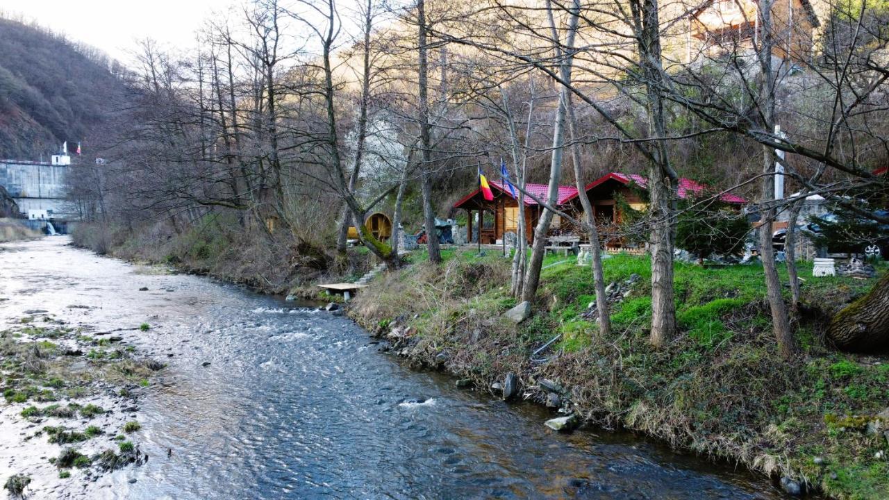 Eden Natural Resort - Transalpina Capalna エクステリア 写真