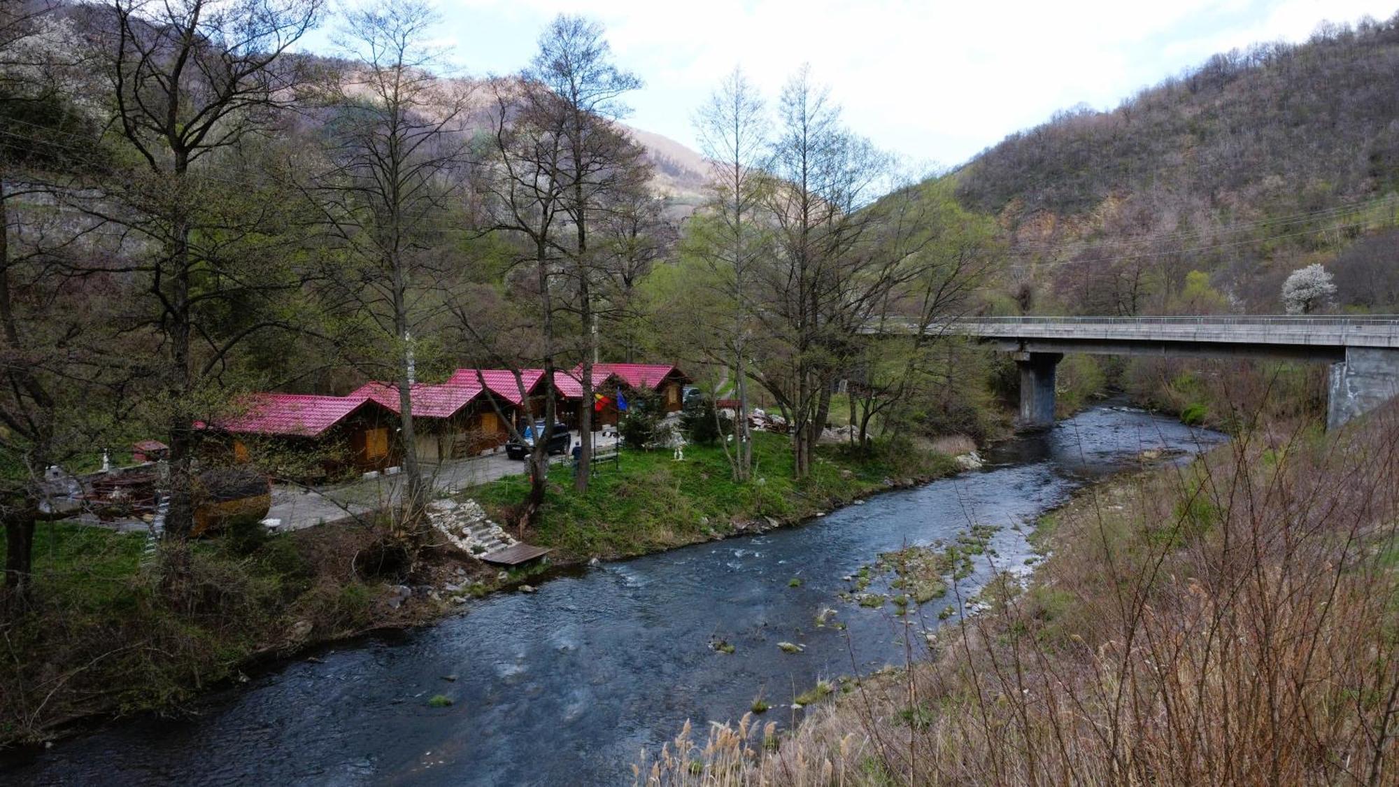 Eden Natural Resort - Transalpina Capalna エクステリア 写真